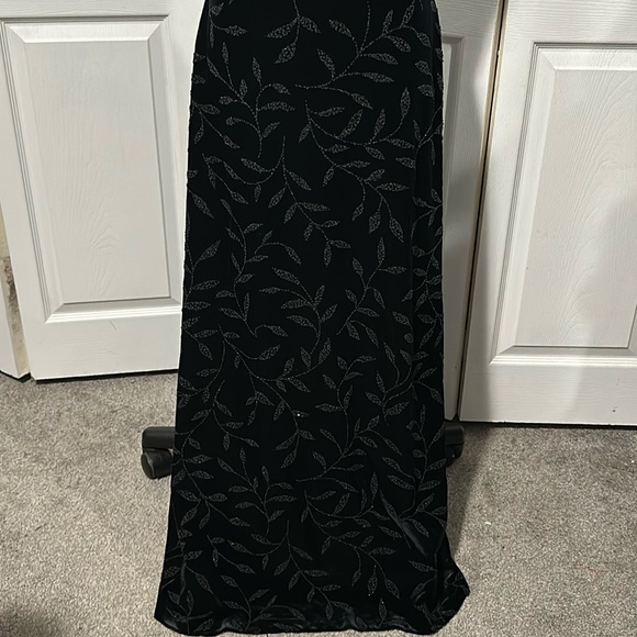 Women's Long Black Embelished Alexia Admor Formal Dress - Picture 3 of 13